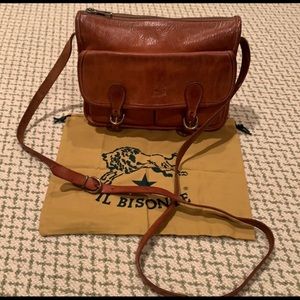 Classic Il Bisonte crossbody bag. Natural leather, great vintage condition. Rare